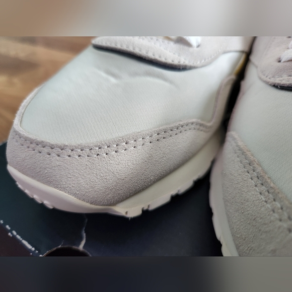 Reebok CL Nylon - Picture 15 of 17